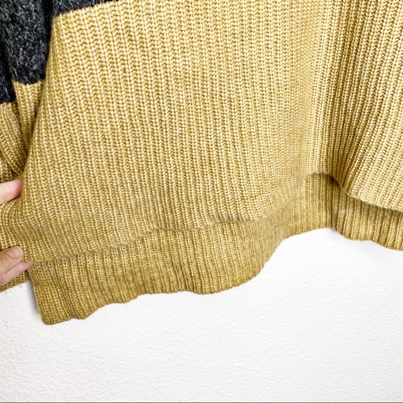 NWT Michael Kors Turtleneck Colorblock Sweater - Picture 4 of 8